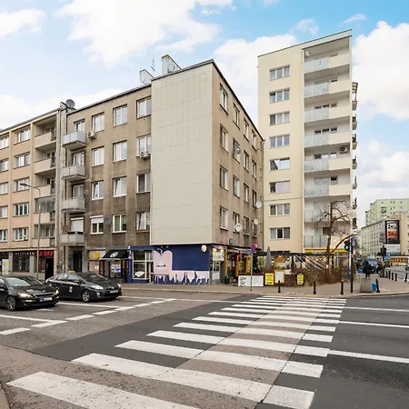 Tamka Powisle By Bookinghost * وارسو