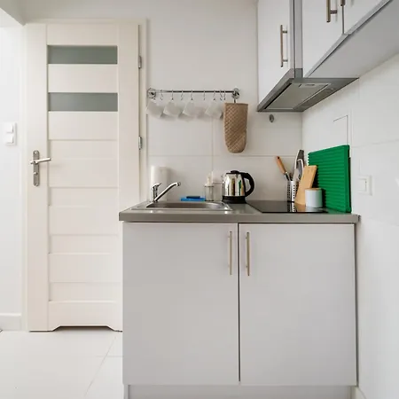 Tamka Powisle By Bookinghost *